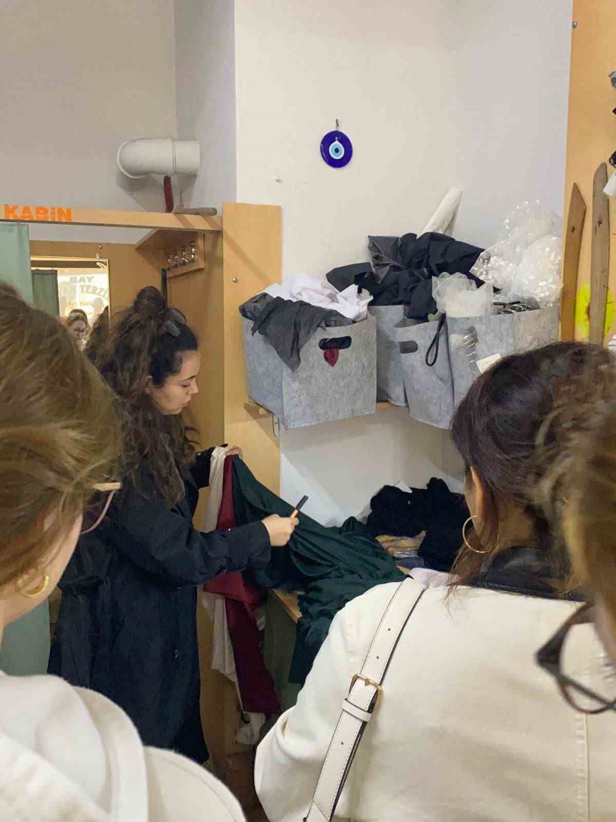 Burhaniye’de ’Atık Kumaşlara Son’ projesi hayata geçirildi
