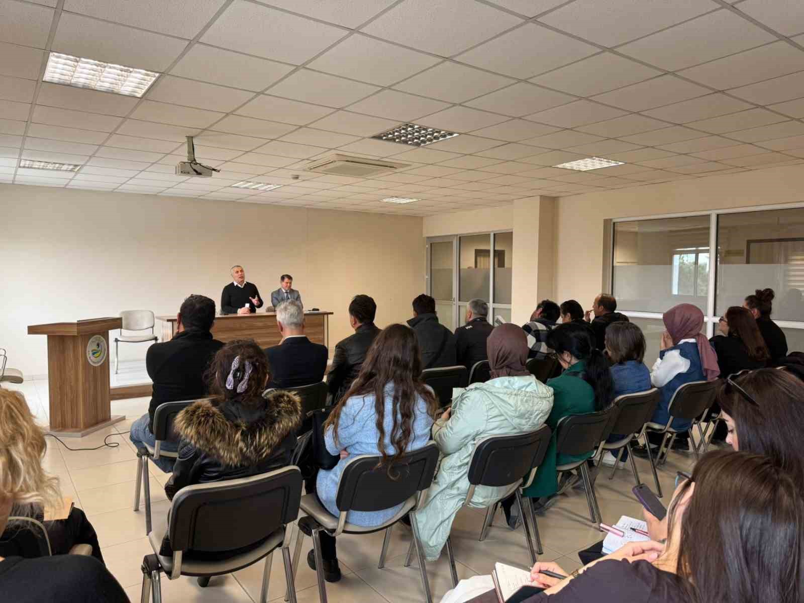 Burhaniye’de bağımlılıkla mücadele toplantısı yapıldı
