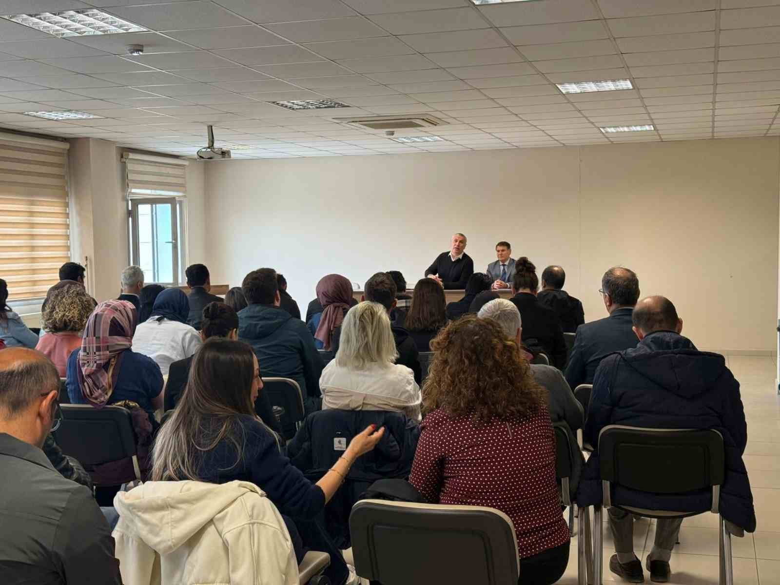 Burhaniye’de bağımlılıkla mücadele toplantısı yapıldı
