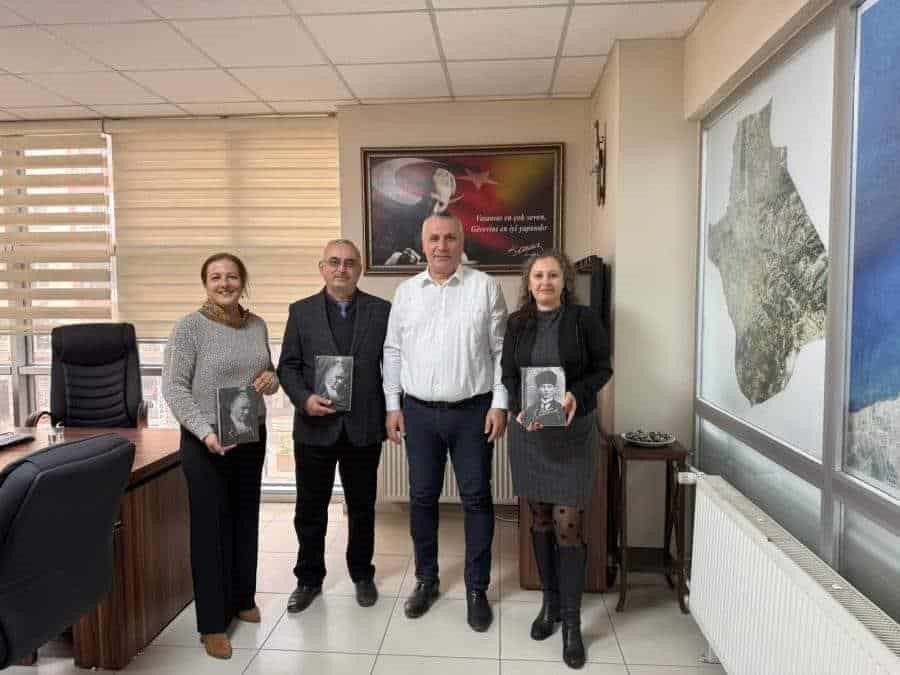 Burhaniye’de başarılı öğrenciler ödüllendirildi
