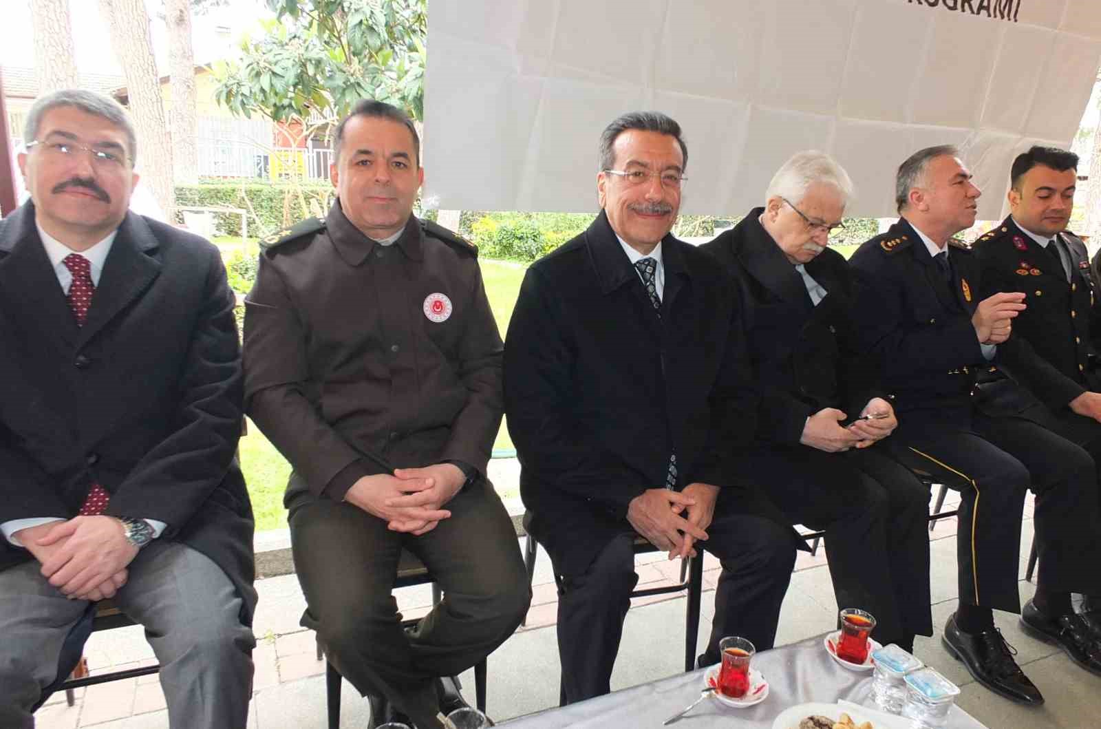 Burhaniye’de bayramlaşma töreni düzenlendi
