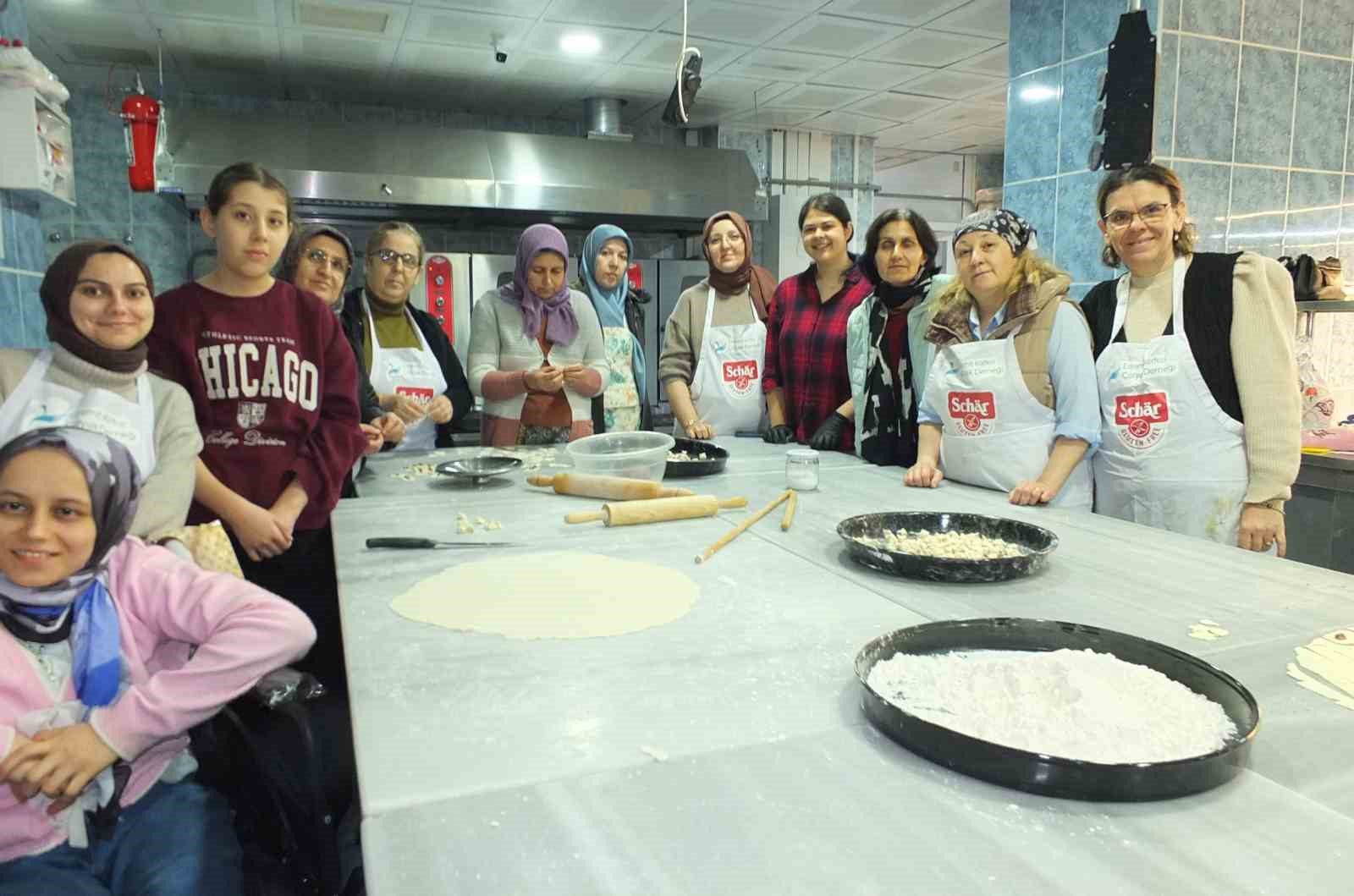 Burhaniye’de Çölyaklılar Mantı Gününde buluştu
