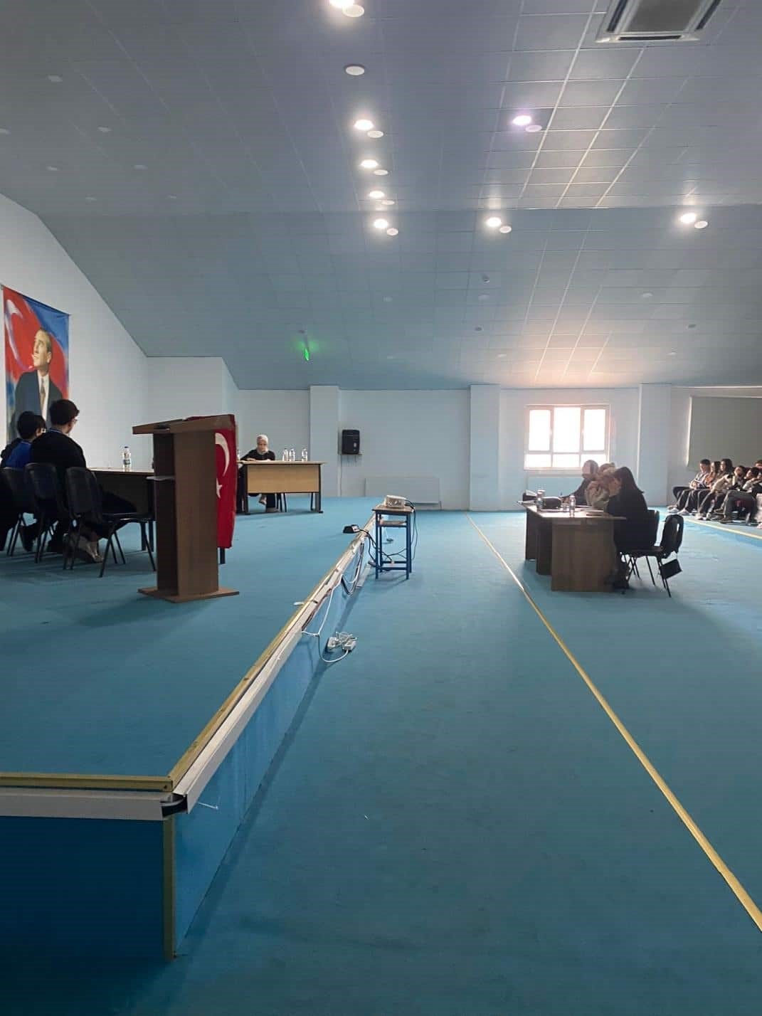 Burhaniye’de Geleceğe Çare etkinliklerinde münazara yarışmaları başladı
