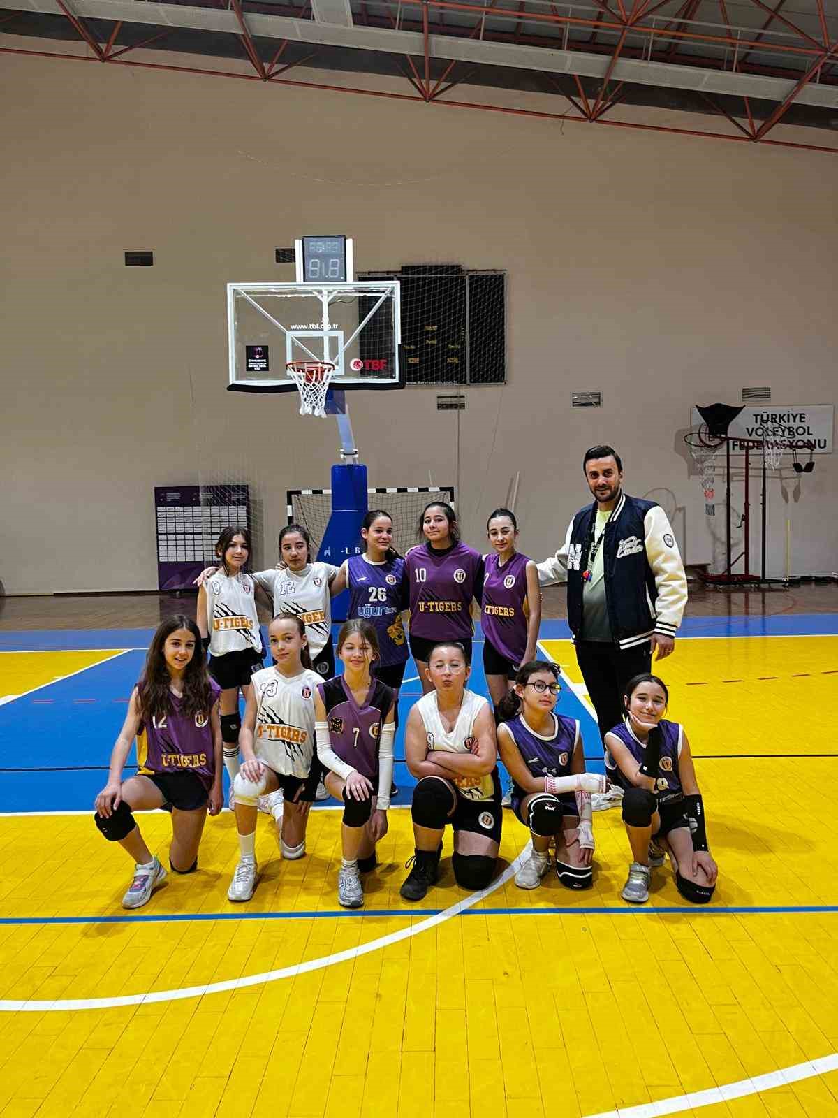 Burhaniye’de Geleneksel Çocuk Sporcular Şenliği başladı
