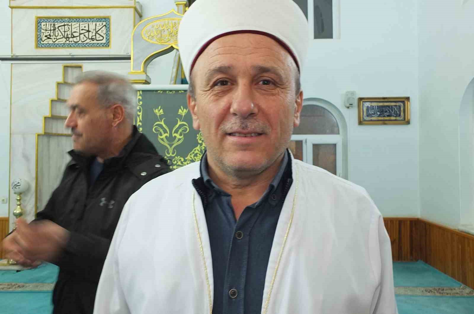 Burhaniye’de imam dayanışması devam ediyor
