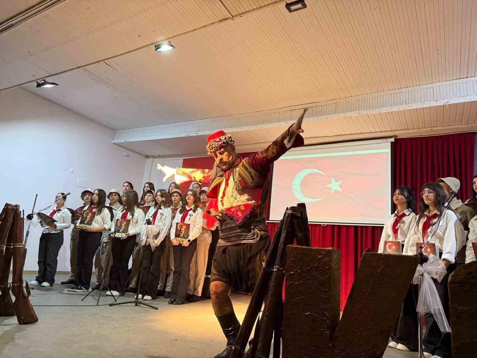 Burhaniye’de İstiklal Marşının kabulü ve Mehmet Akif Ersoy’u anma programı düzenlendi
