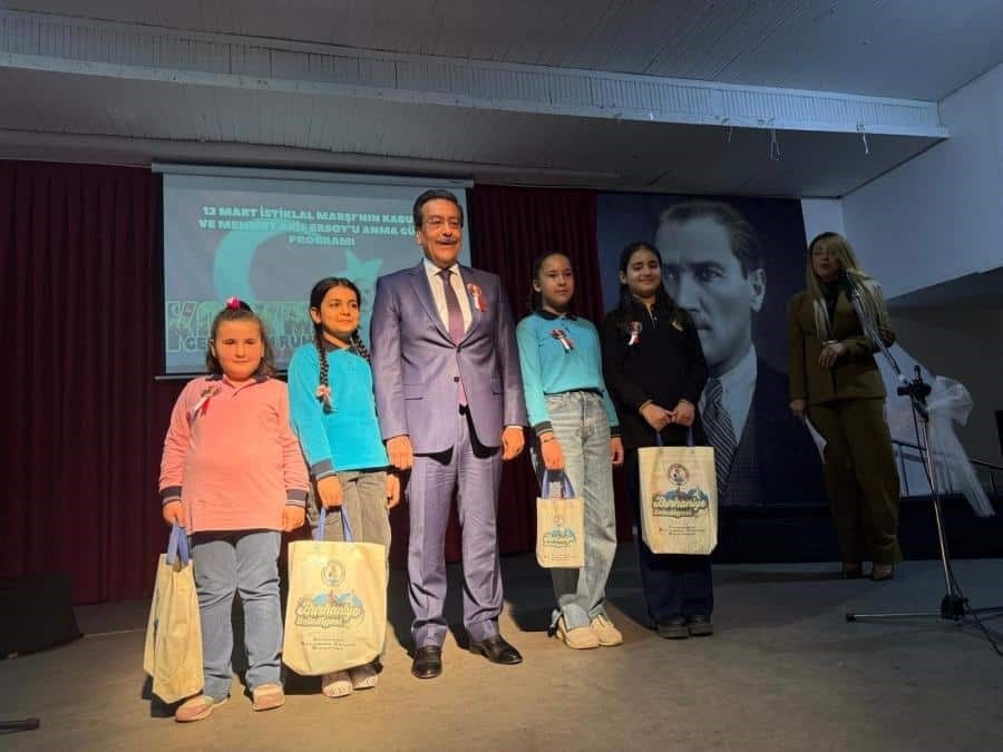 Burhaniye’de İstiklal Marşının kabulü ve Mehmet Akif Ersoy’u anma programı düzenlendi
