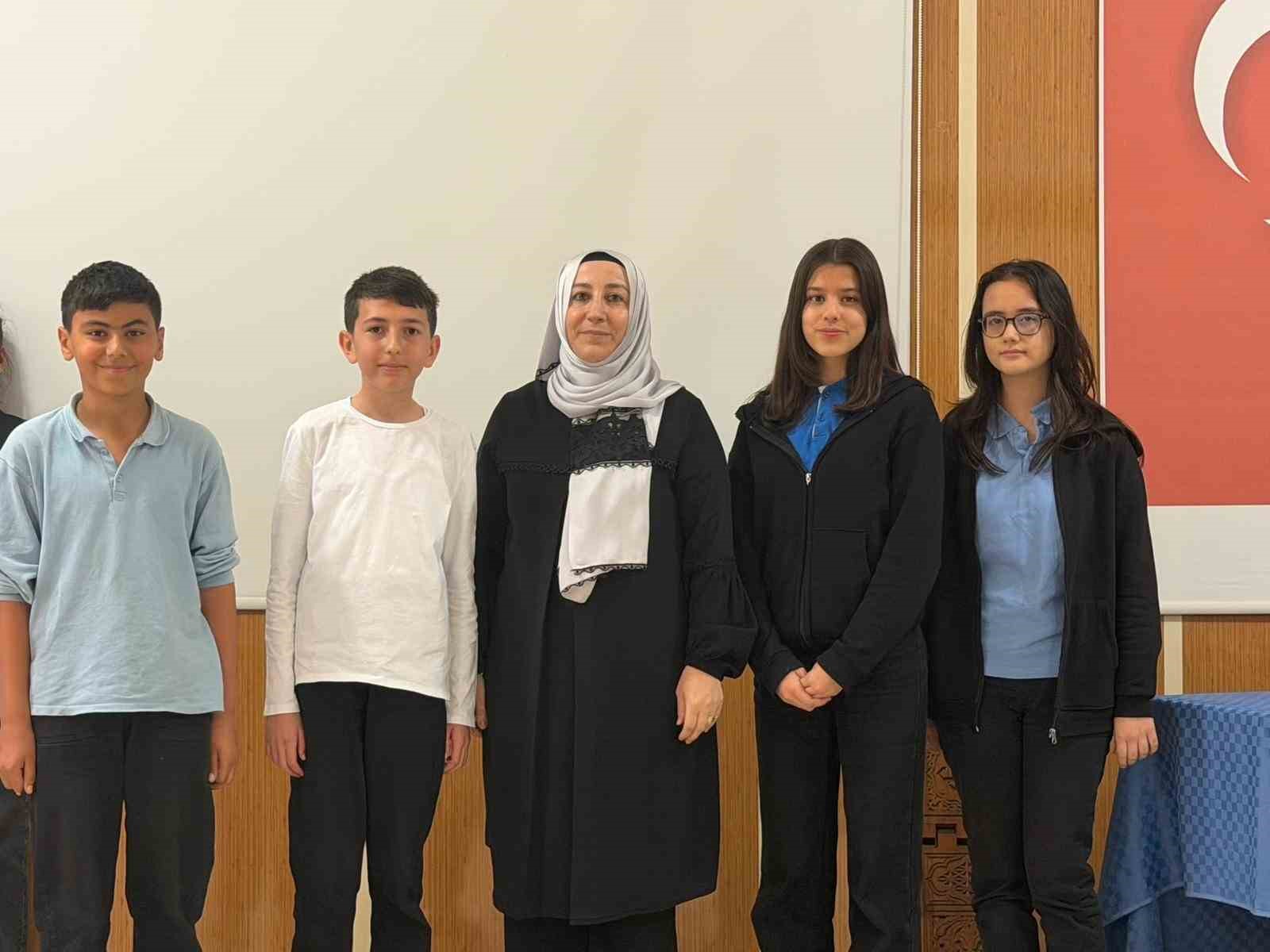 Burhaniye’de öğrenciler arasında bilgi yarışması yapıldı
