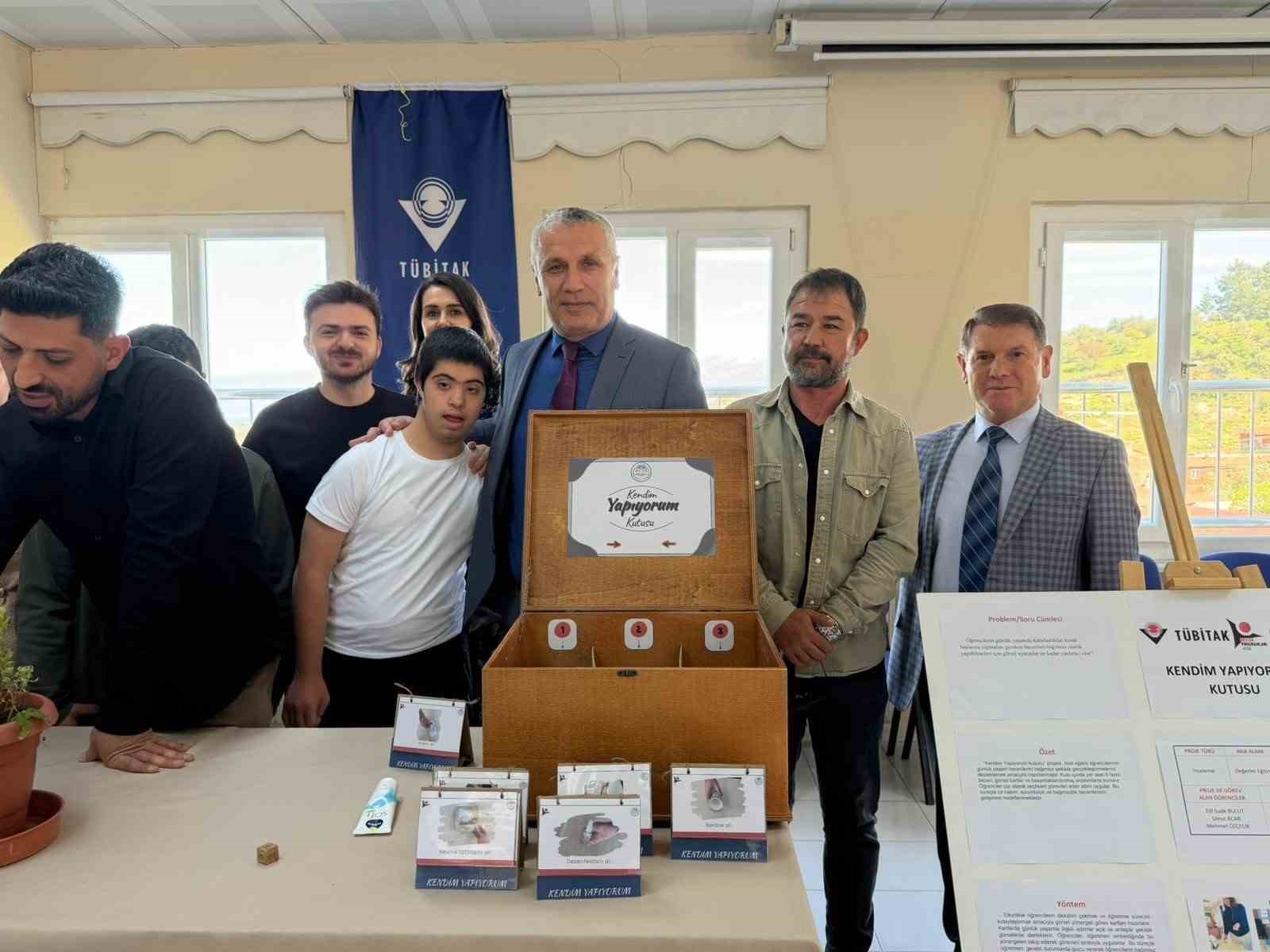 Burhaniye’de özel öğrencilerin düzenlediği bilim fuarı ilgi gördü
