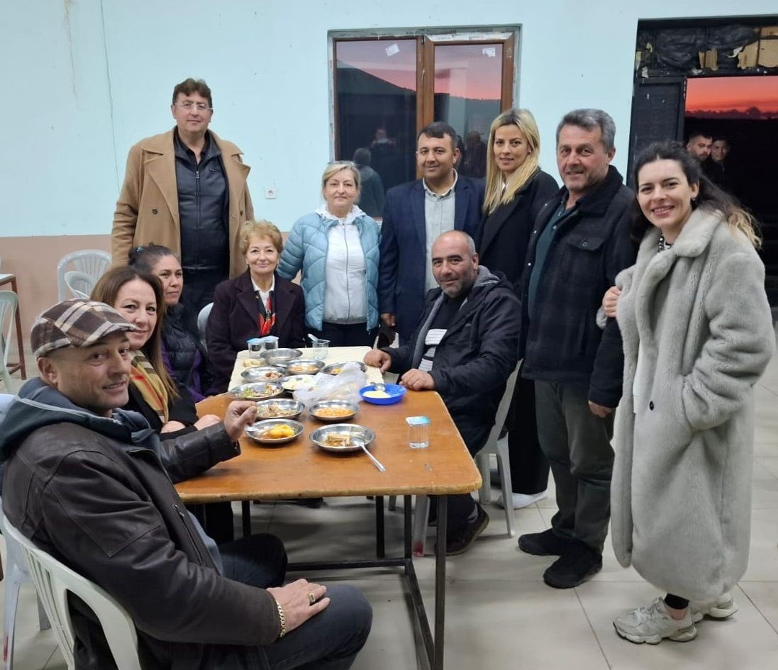 Burhaniye’de toplu iftar geleneği devam ediyor
