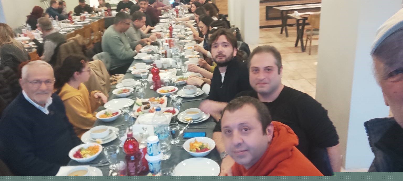 Burhaniyeli mimarlar iftarda buluştu
