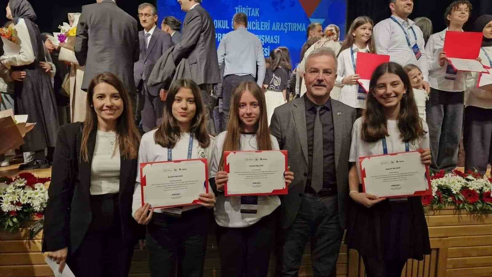 Burhaniyeli öğrenciler bölge üçüncüsü oldular
