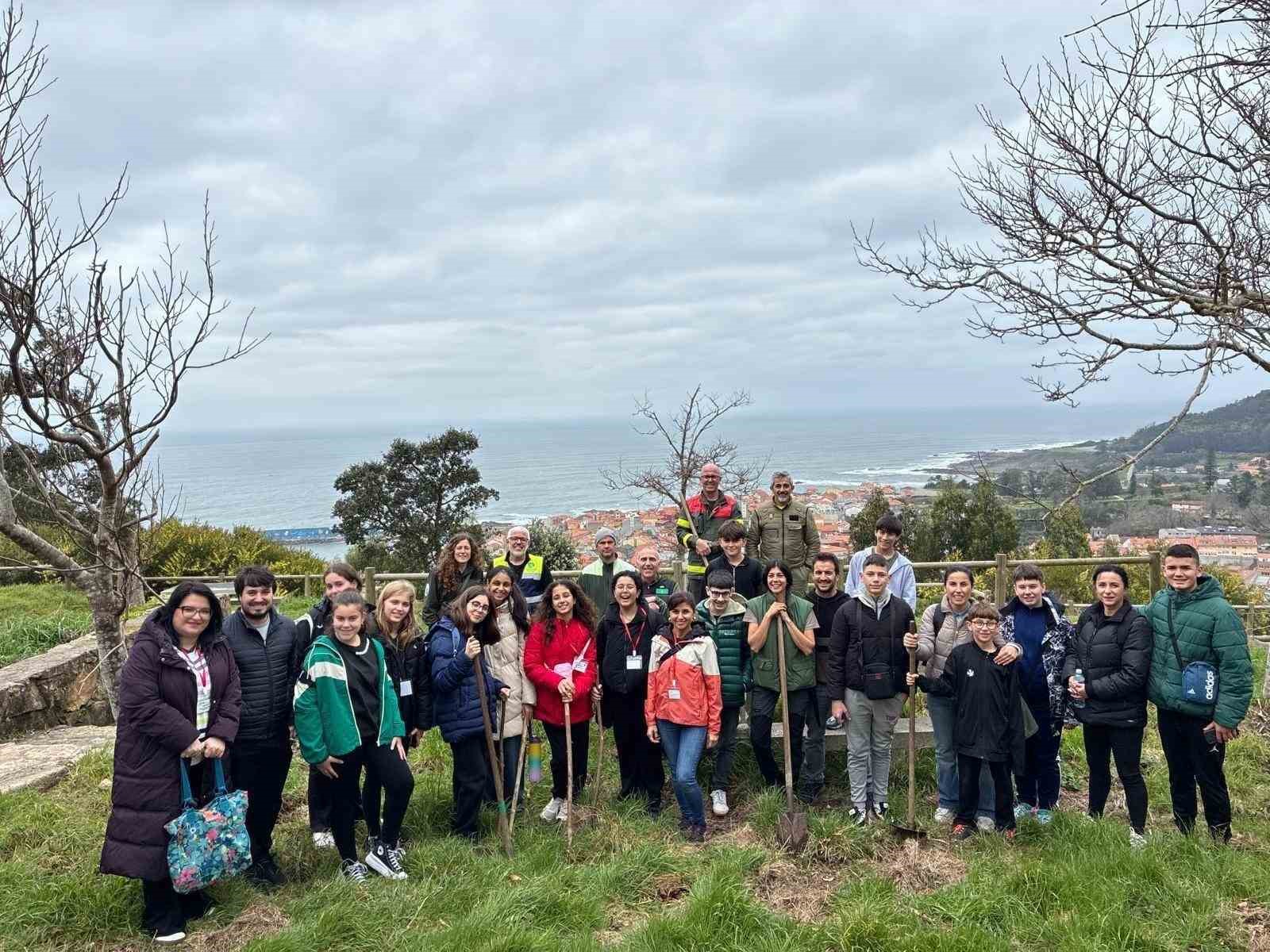 Burhaniyeli öğrenciler İspanya’da Türkiye’yi temsil etti
