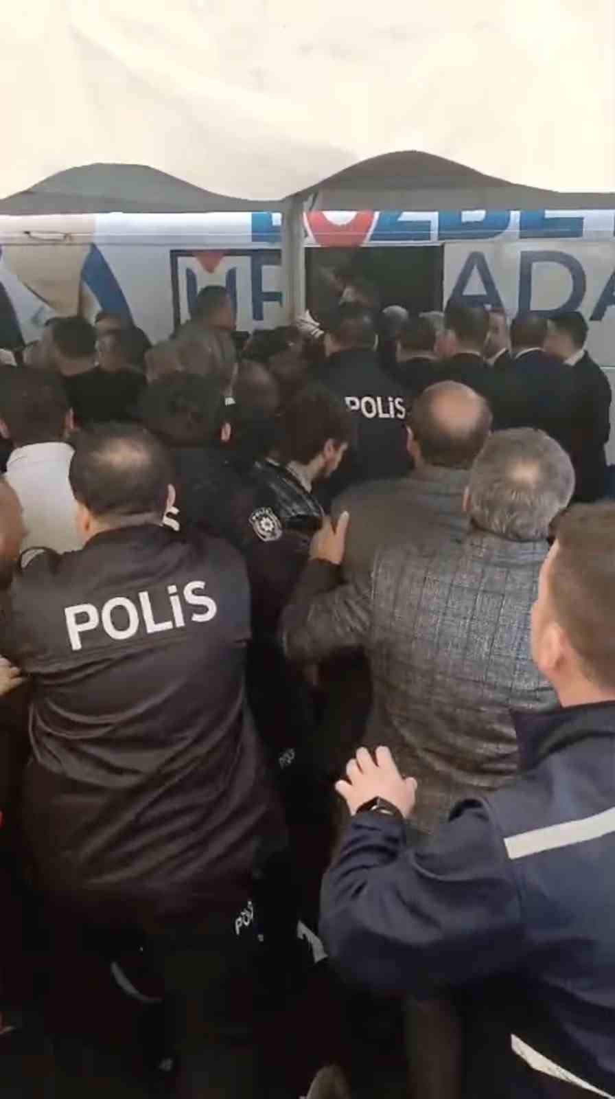 Bursa Büyükşehir Belediye Başkanı Mustafa Bozbey’e saldırı girişimi
