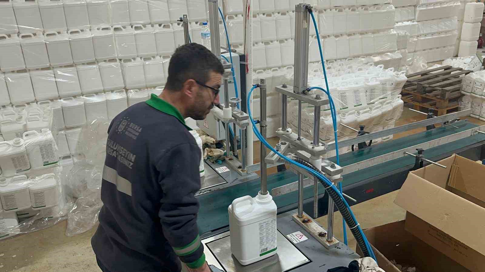 Bursa Büyükşehir fiyatı artan gübrede çiftçinin yanında
