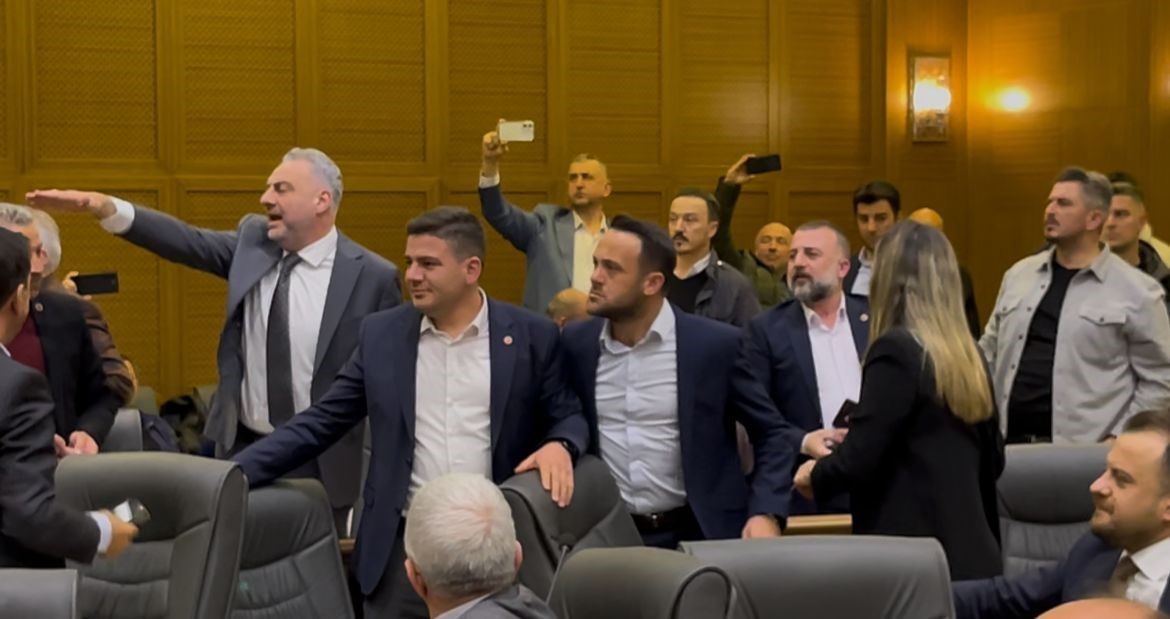 Bursa Büyükşehir Meclisi’nde ‘su zammı’ tekrar gündeme geldi, tansiyon yükseldi
