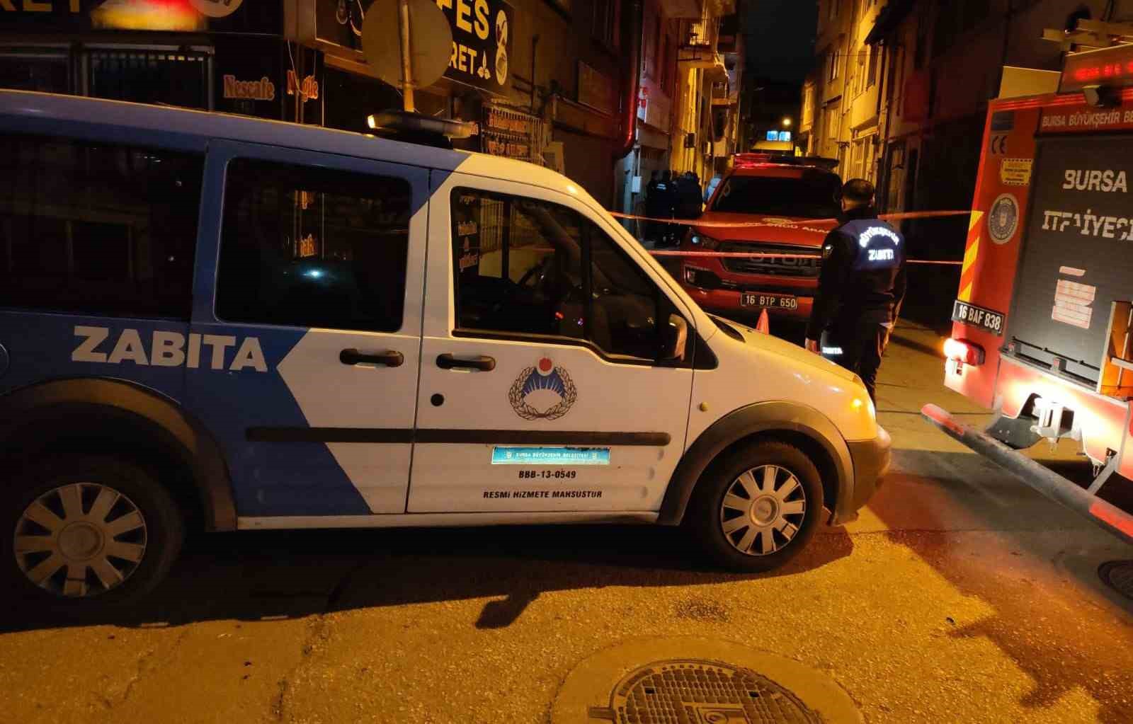 Bursa Büyükşehir, şiddetli rüzgara karşı teyakkuzda
Bursa Büyükşehir, şiddetli rüzgara karşı teyakkuzda