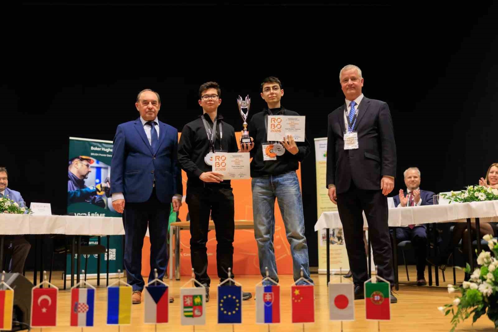 Bursa Erkek Lisesi Türkiye’nin gururu oldu
