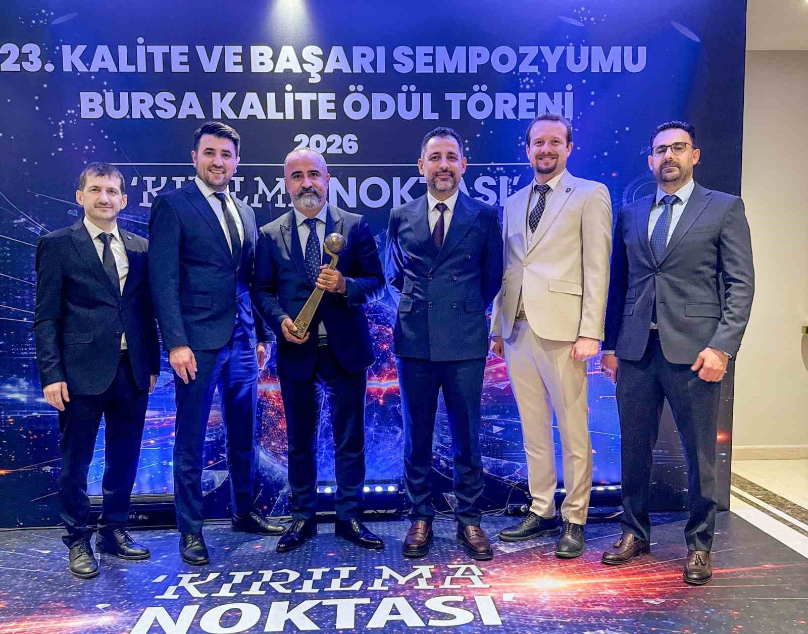 Bursa Kalite Büyük Ödülü’nü aldılar
Bursa Kalite Büyük Ödülü’nü aldılar