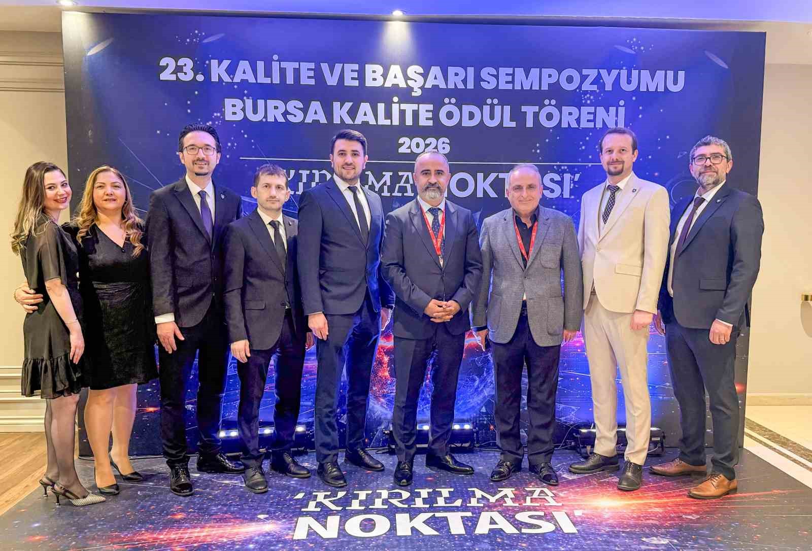 Bursa Kalite Büyük Ödülü’nü aldılar
Bursa Kalite Büyük Ödülü’nü aldılar