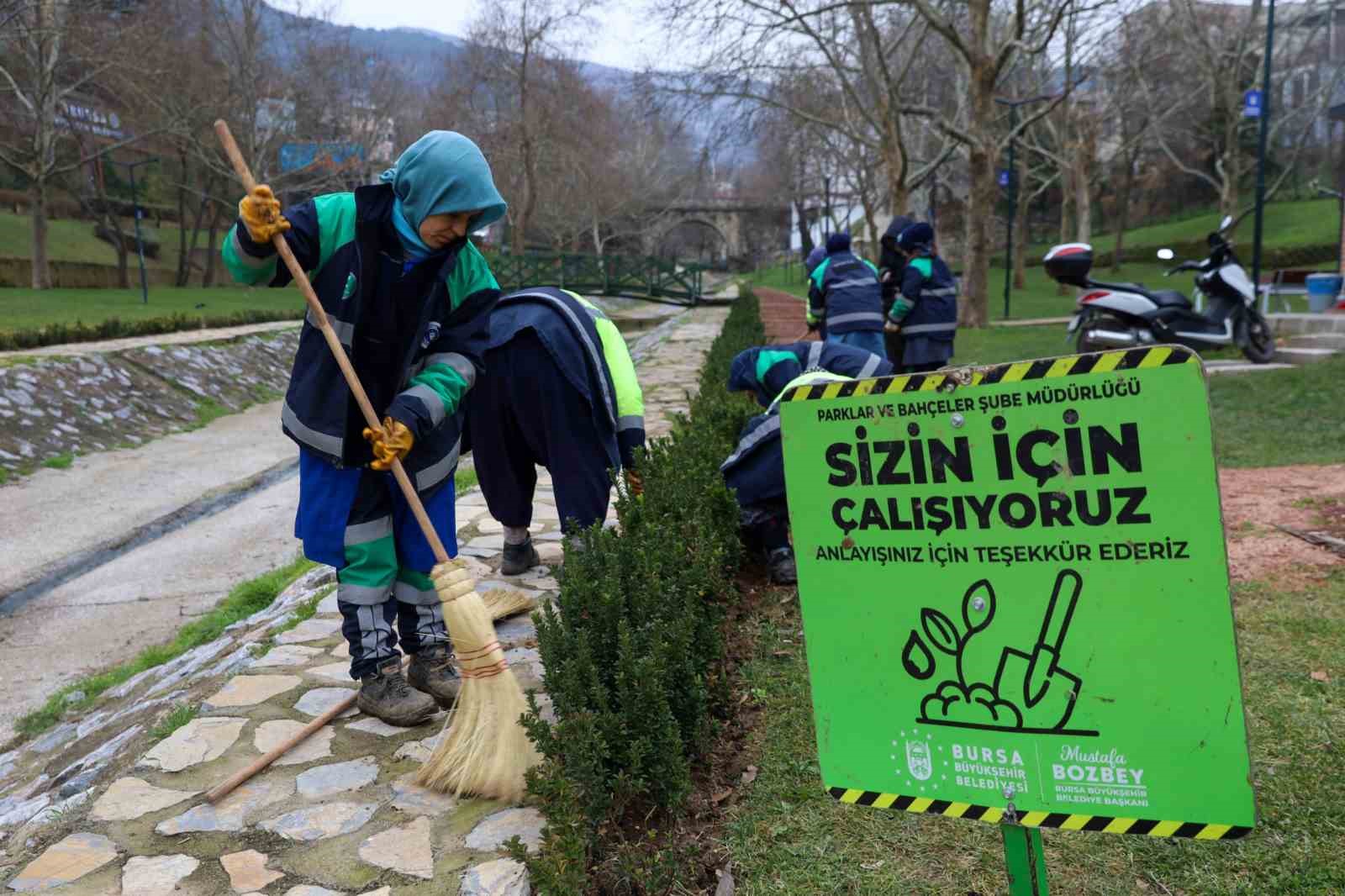 Bursa kışın da çiçek bahçesine dönüşüyor
