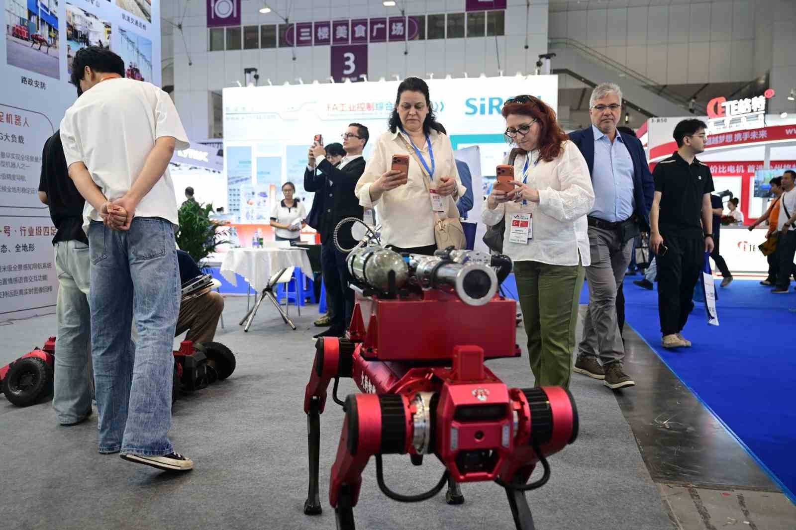 Bursa makine sektörü temsilcileri ITES China Fuarı’na çıkarma yaptı
Bursa makine sektörü temsilcileri ITES China Fuarı’na çıkarma yaptı