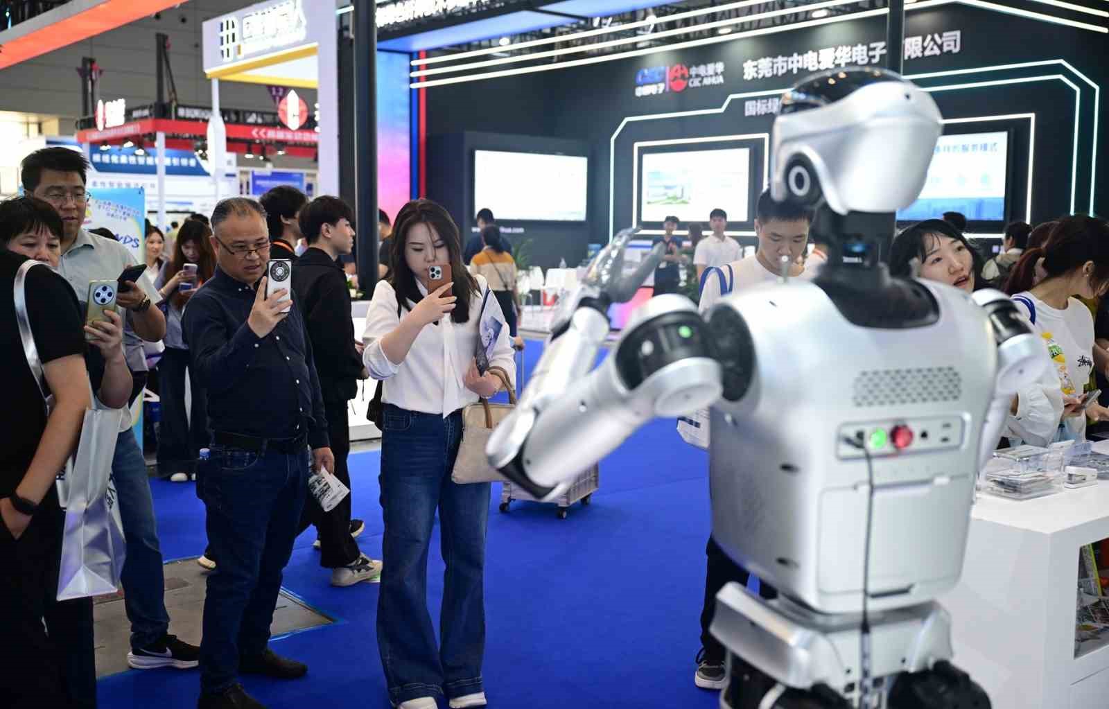 Bursa makine sektörü temsilcileri ITES China Fuarı’na çıkarma yaptı
Bursa makine sektörü temsilcileri ITES China Fuarı’na çıkarma yaptı