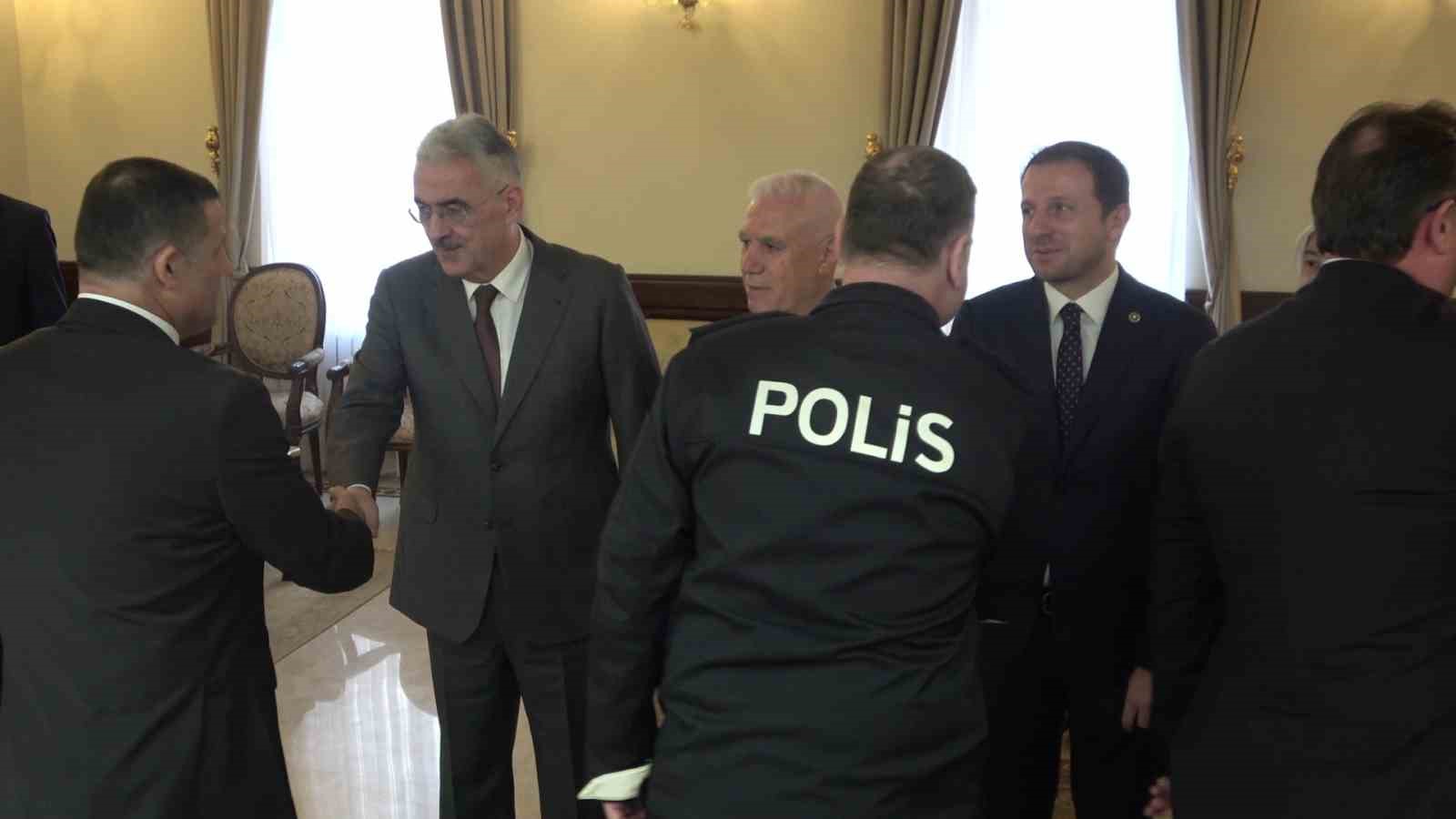 Bursa protokolü bayramlaşmak için bir araya geldi
