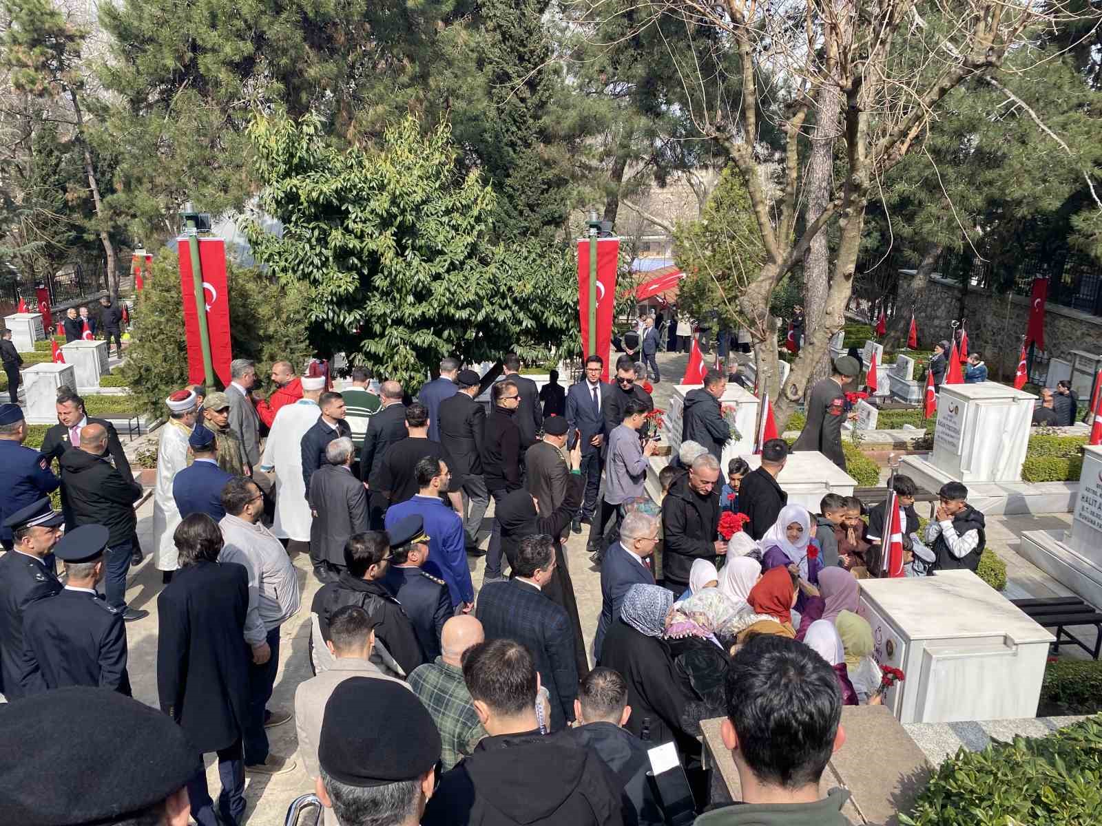 Bursa protokolünden Pınarbaşı Şehitliği’ne anlamlı ziyaret
