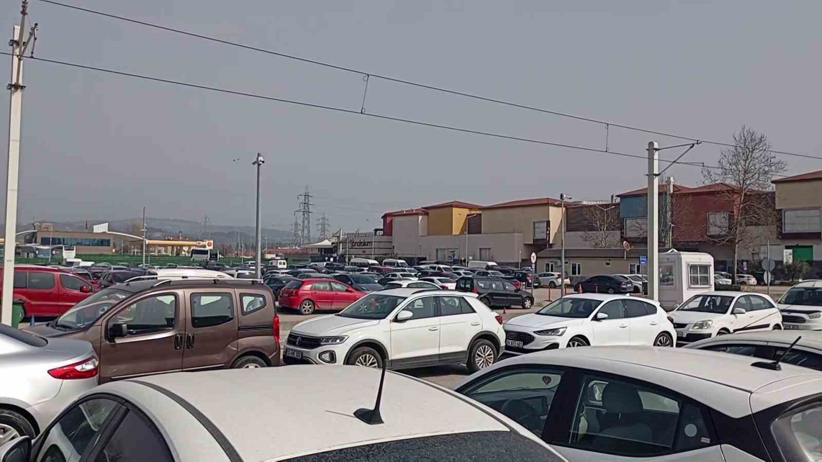 Bursa Şehirlerarası Otobüs Terminali’nde bayram yoğunluğu başladı
