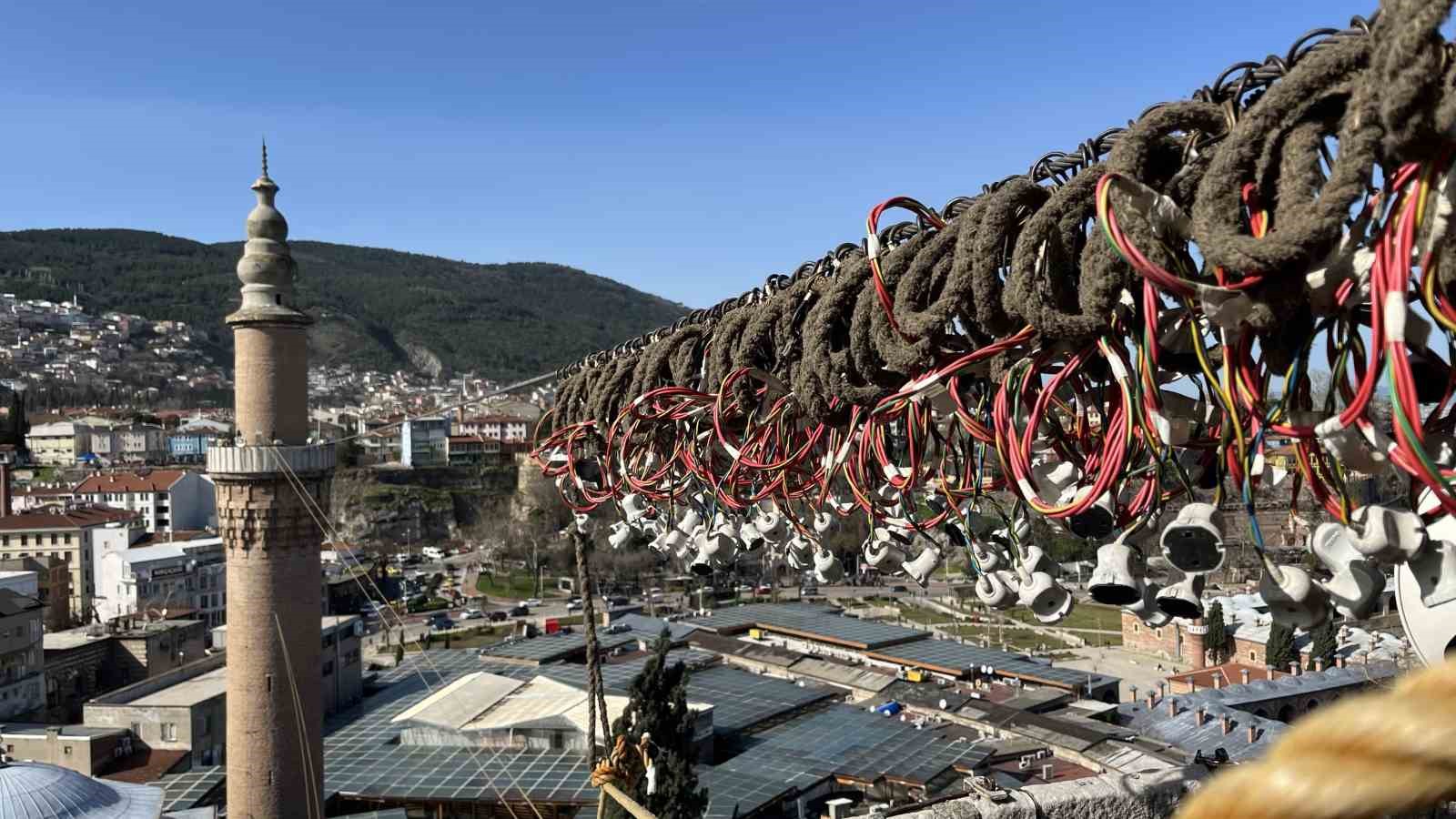 Bursa Ulu Cami’ye Ramazan mahyası: ’Kul hakkından sakın’
Bursa Ulu Cami’ye Ramazan mahyası: ’Kul hakkından sakın’