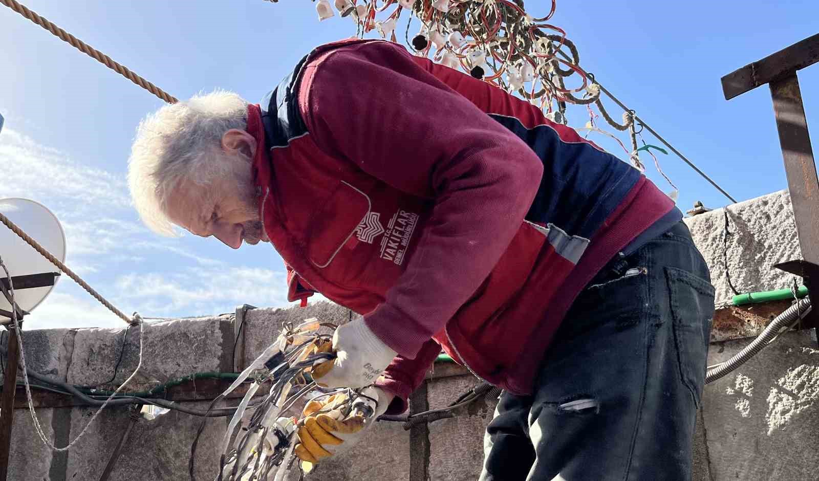 Bursa Ulu Cami’ye Ramazan mahyası: ’Kul hakkından sakın’
Bursa Ulu Cami’ye Ramazan mahyası: ’Kul hakkından sakın’