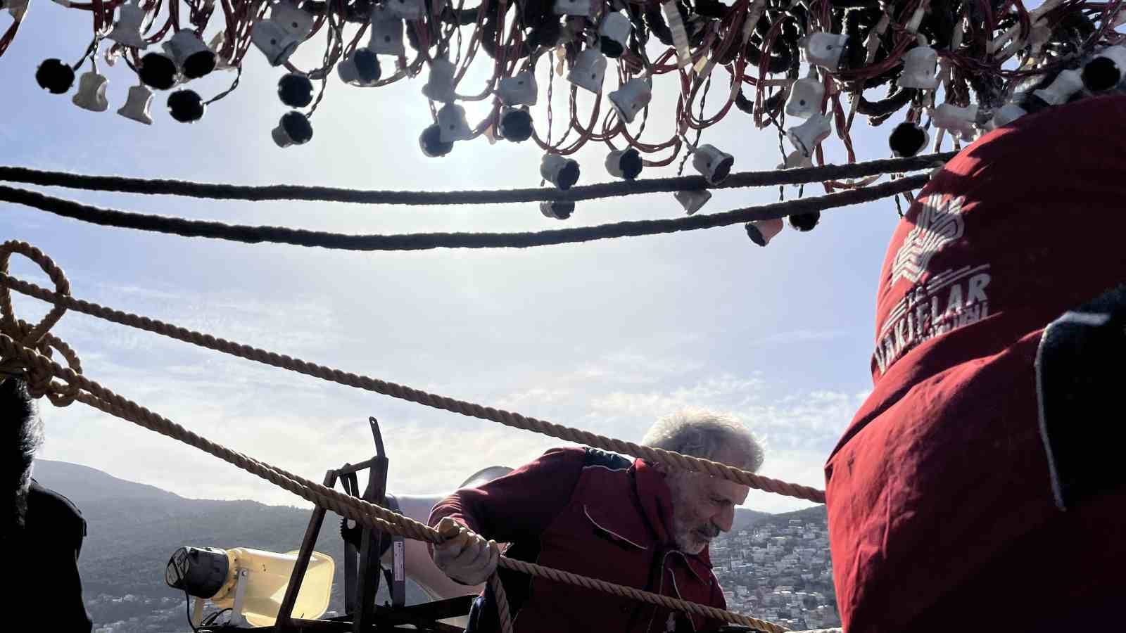 Bursa Ulu Cami’ye Ramazan mahyası: ’Kul hakkından sakın’
Bursa Ulu Cami’ye Ramazan mahyası: ’Kul hakkından sakın’