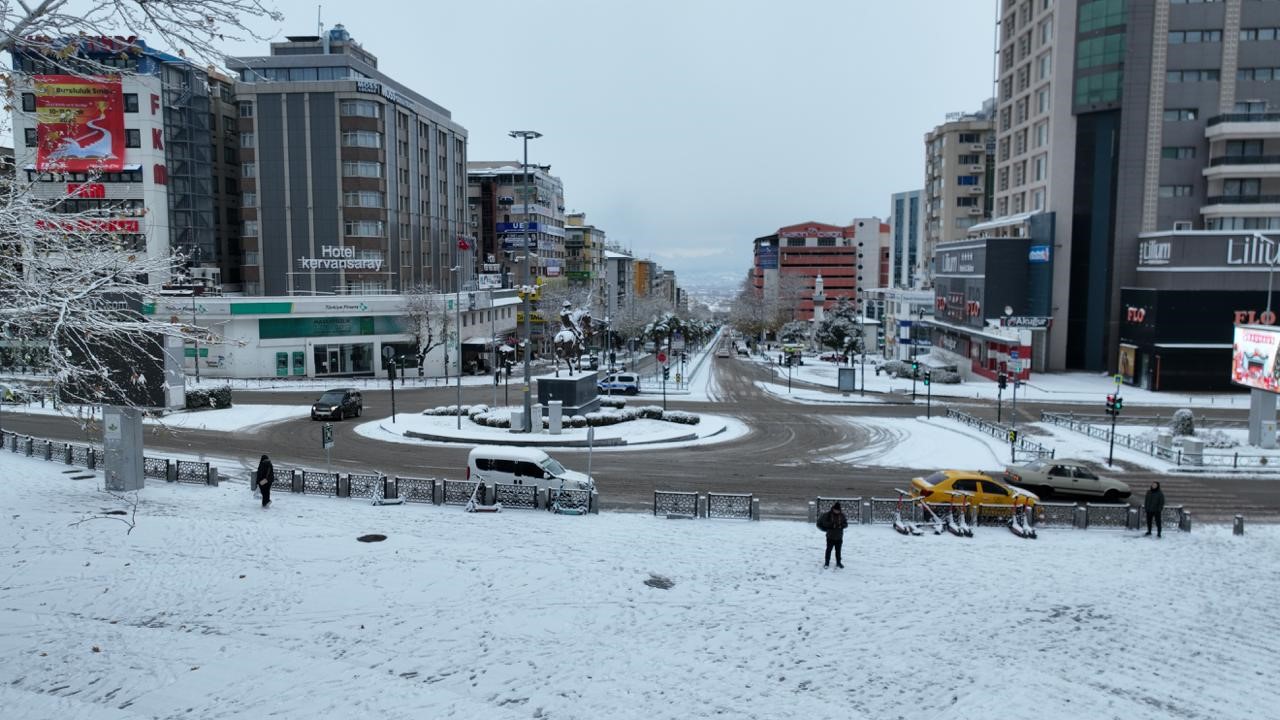 Bursa yeni yıla karla uyandı...Beyaz güzellik havadan böyle görüntülendi
