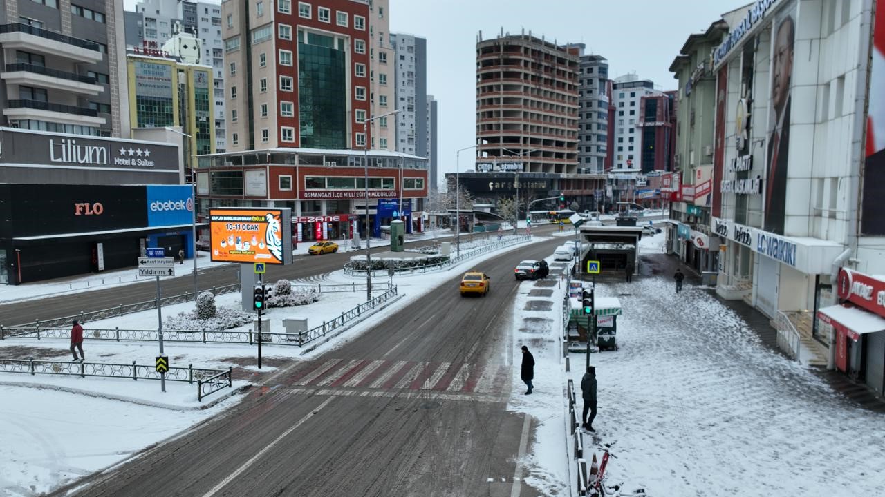 Bursa yeni yıla karla uyandı...Beyaz güzellik havadan böyle görüntülendi
