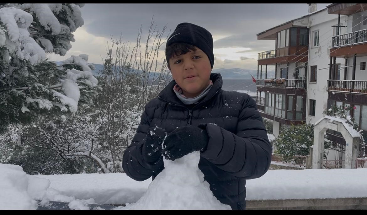 Bursa yeni yılın ilk günü beyazlara büründü...İşe ATV araçları ile gittiler
