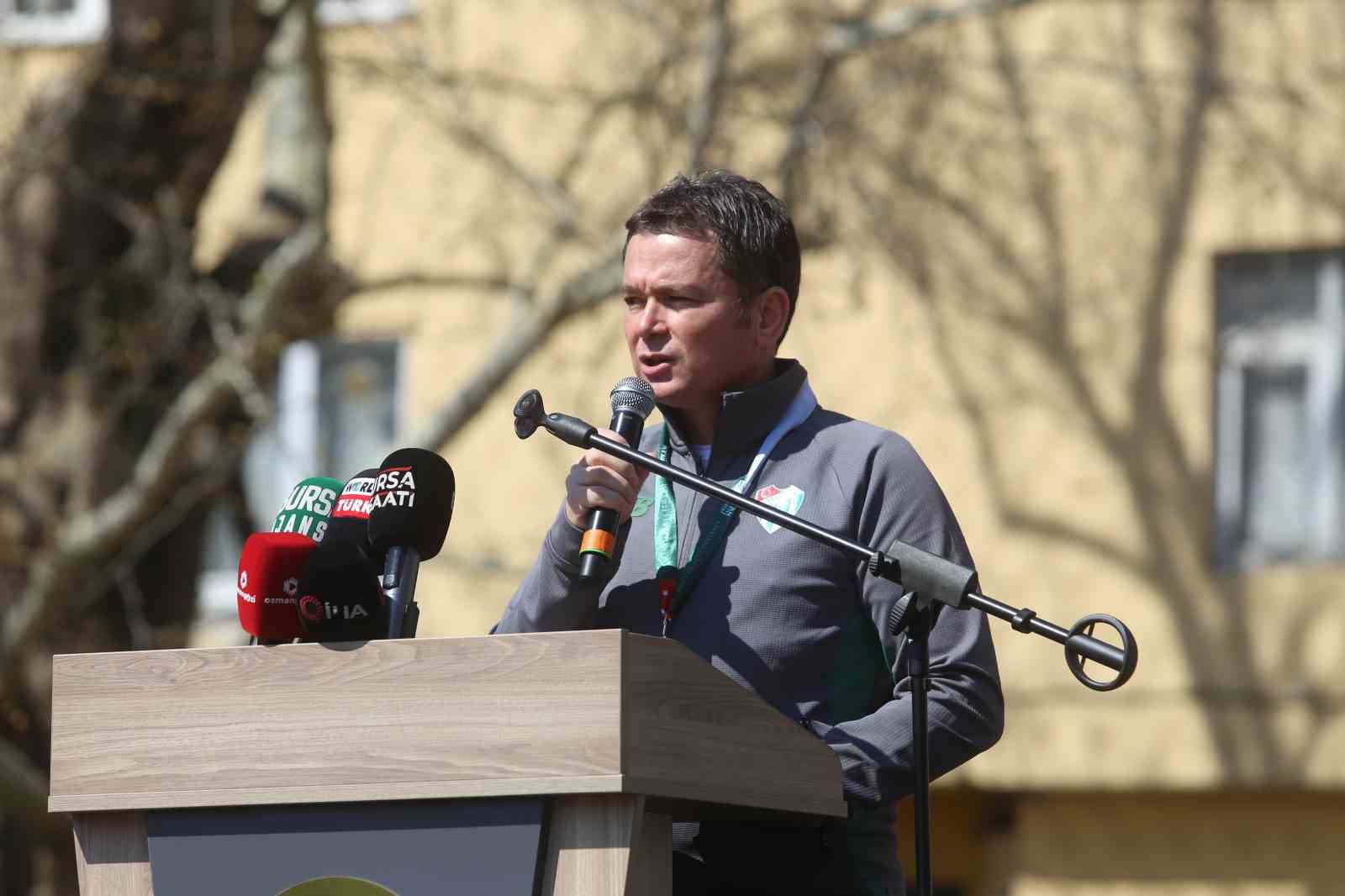 Bursa’da 18. Uluslararası Osmangazi Tarihi Kent Koşusu gerçekleştirildi
