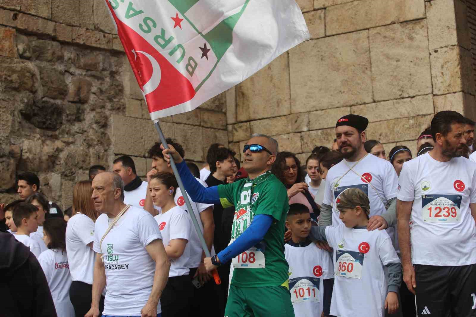 Bursa’da 18. Uluslararası Osmangazi Tarihi Kent Koşusu gerçekleştirildi
