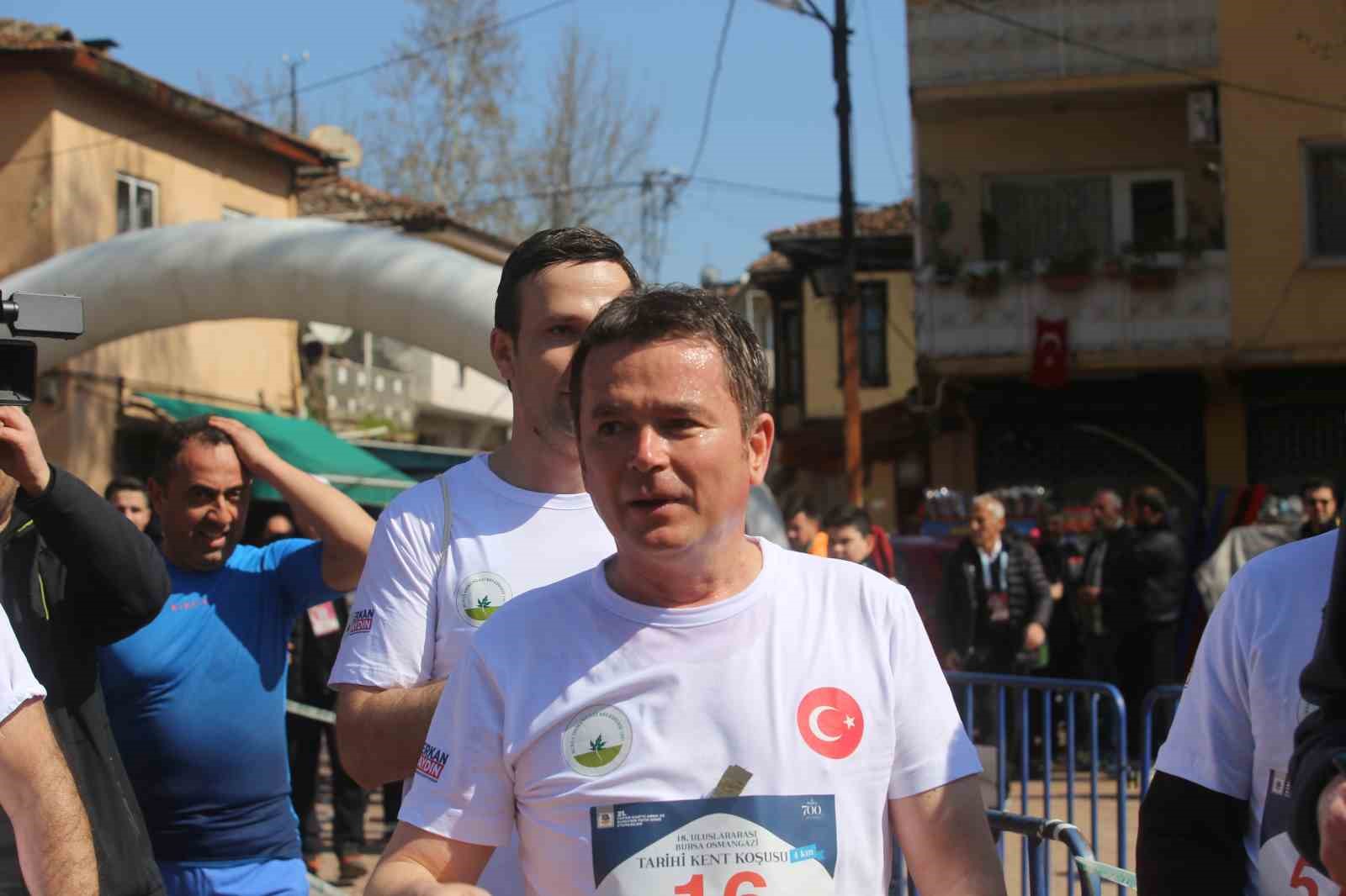 Bursa’da 18. Uluslararası Osmangazi Tarihi Kent Koşusu gerçekleştirildi
