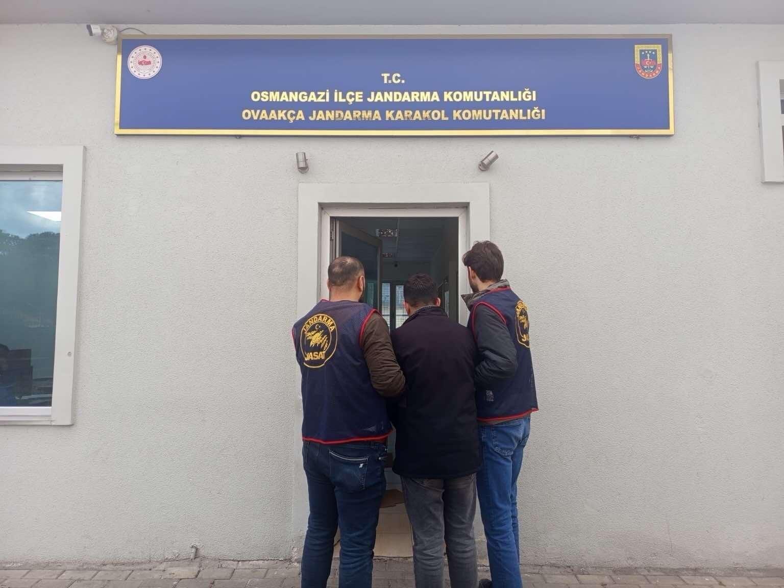 Bursa’da 19 yıl hapis cezası bulunan firari hükümlü yakalandı
