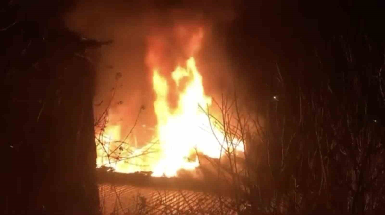 Bursa’da 2 katlı ev alevlere teslim oldu
