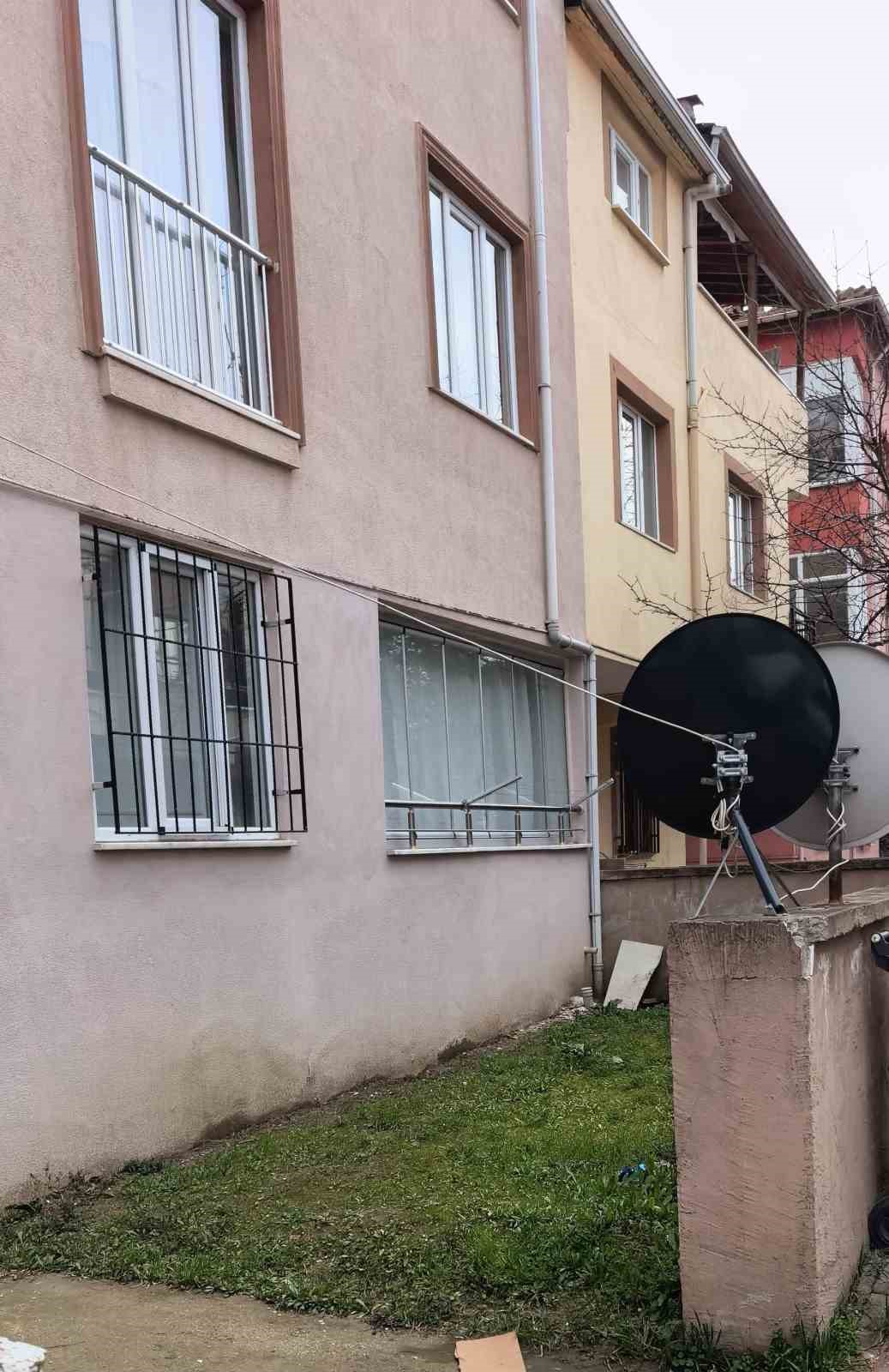Bursa’da 2 yaşındaki çocuk pencereden düştü
