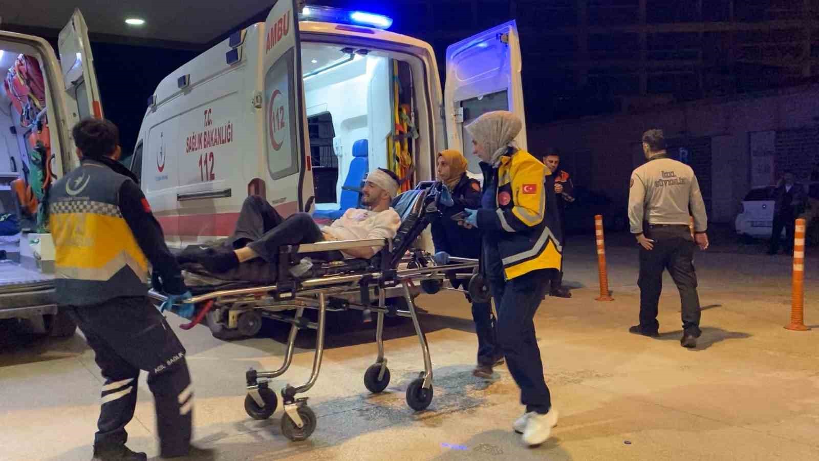 Bursa’da 3 kişi sopalarla darp edildi
