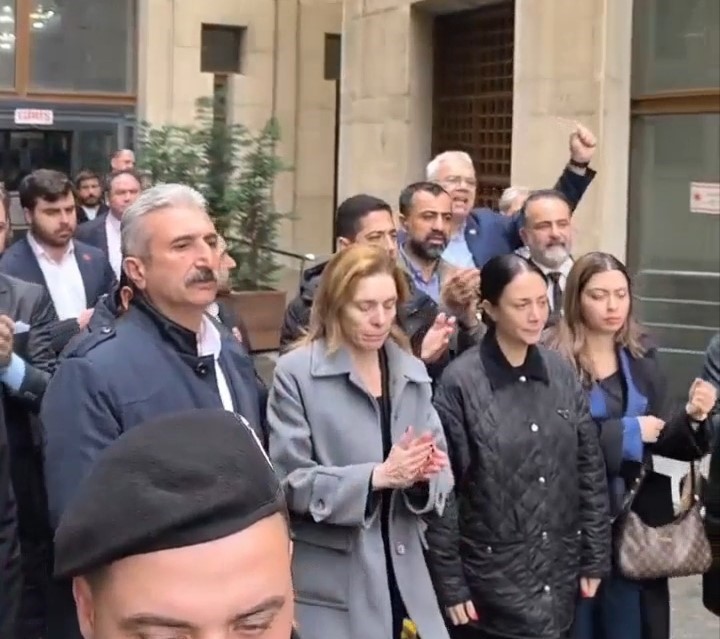 Bursa’da 30 kişi tutuklandı, açıklamayı Seden Bozbey yaptı
Bursa’da 30 kişi tutuklandı, açıklamayı Seden Bozbey yaptı