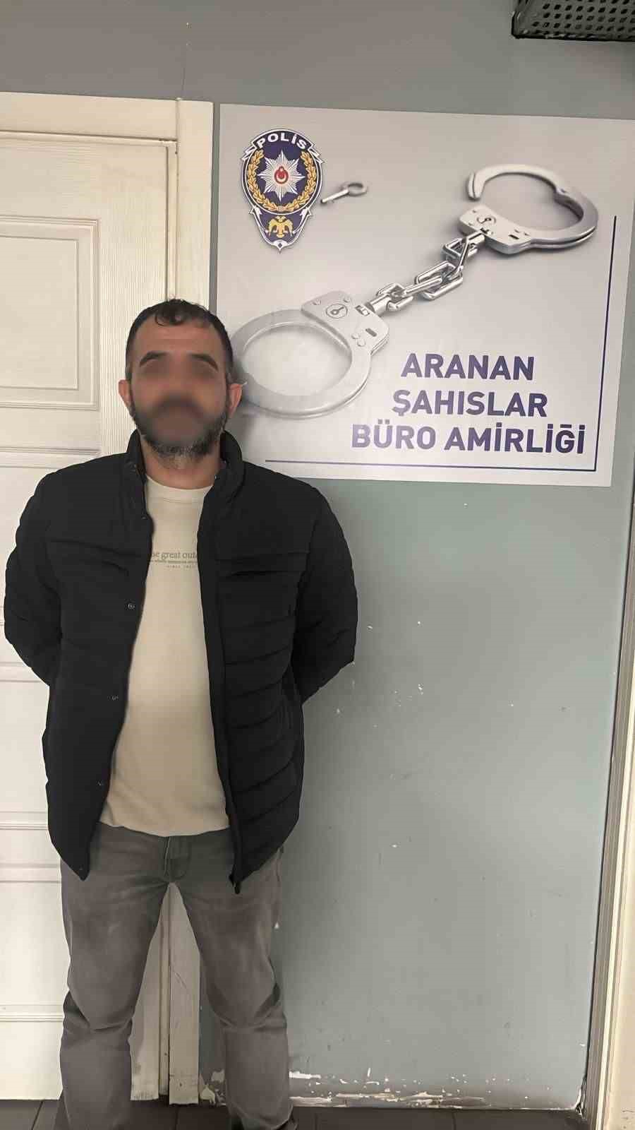Bursa’da 36 ve 15 yıl hapis cezasıyla aranan iki kati zanlısı yakalandı
