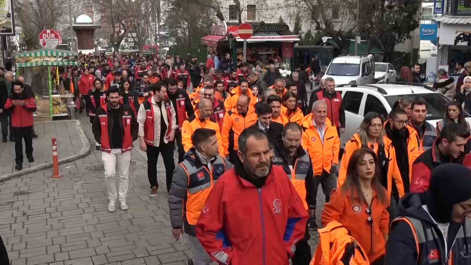 Bursa’da 6 Şubat şehitleri için sessiz yürüyüş
