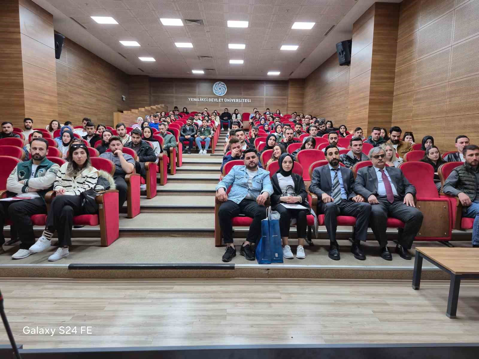 Bursa’da Aile Yılı’nda gençlere güçlü destek
Bursa’da Aile Yılı’nda gençlere güçlü destek