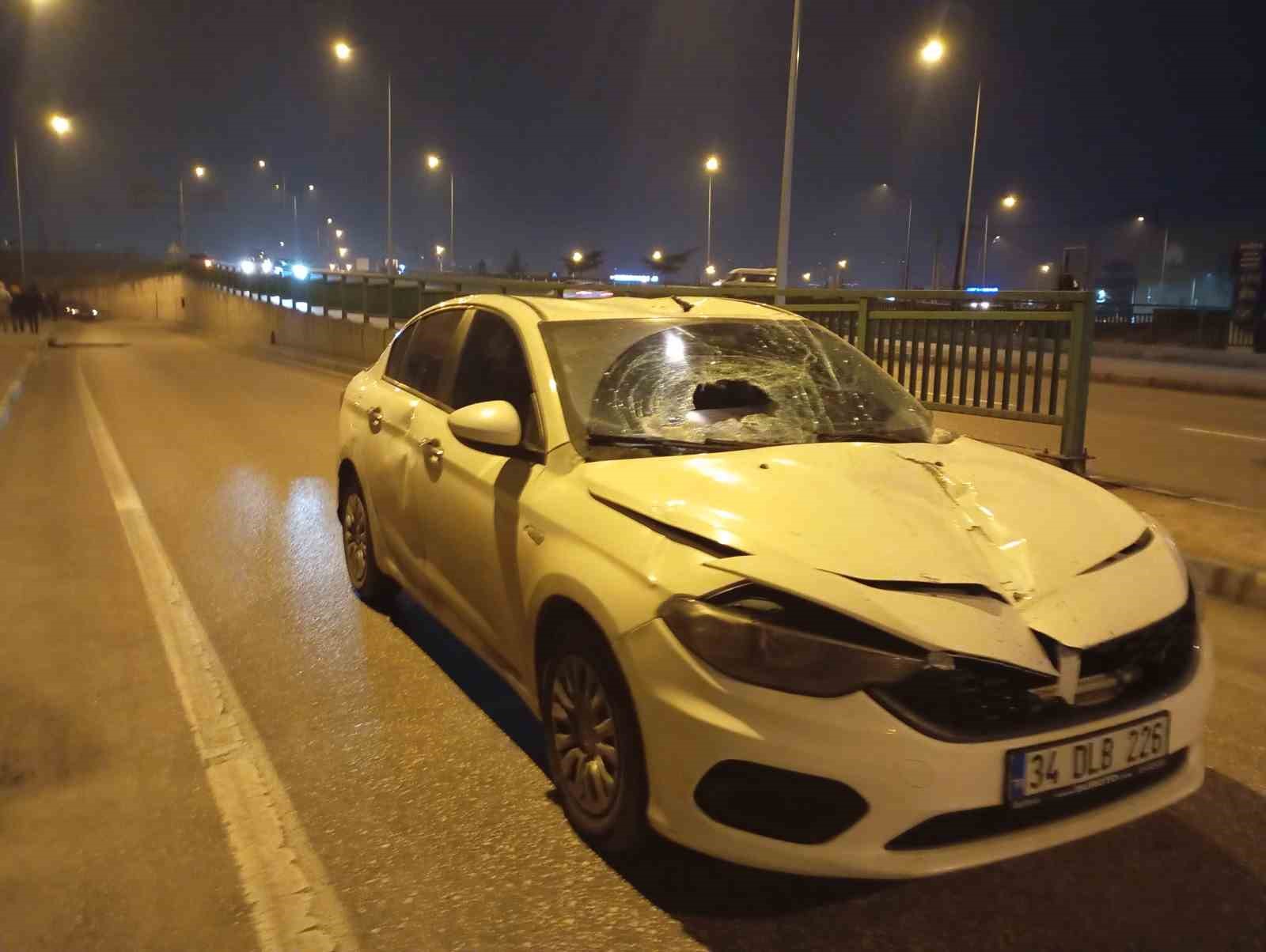 Bursa’da akıl almaz trafik kazası: Demir bariyerler araçların üzerine düştü
Bursa’da akıl almaz trafik kazası: Demir bariyerler araçların üzerine düştü