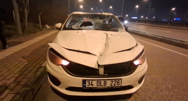 Bursa’da akıl almaz trafik kazası: Demir bariyerler araçların üzerine düştü
Bursa’da akıl almaz trafik kazası: Demir bariyerler araçların üzerine düştü