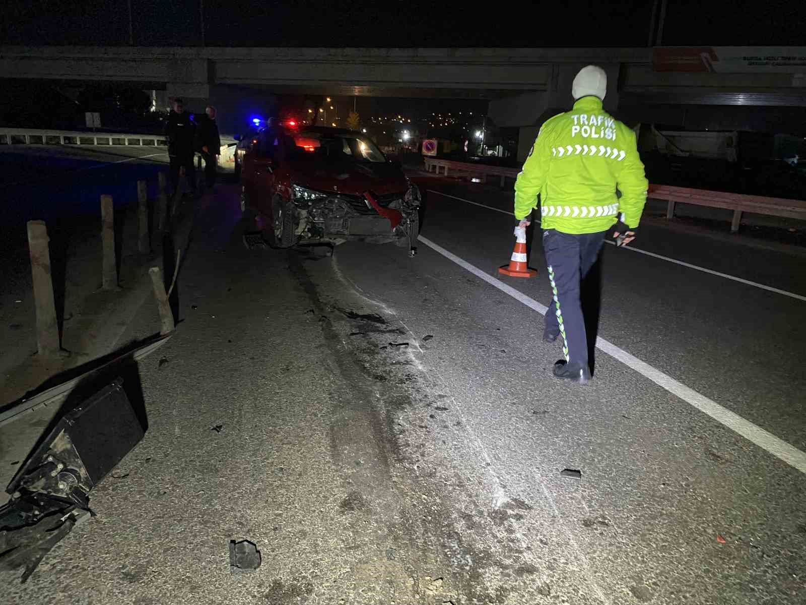 Bursa’da alkollü sürücü kazaya neden oldu: Karşı şeride geçen araçta 1 kişi ağır yaralandı
